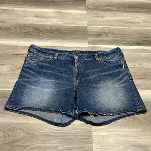 🏁 Silver jeans Suki mid denim short size 26 PLUS